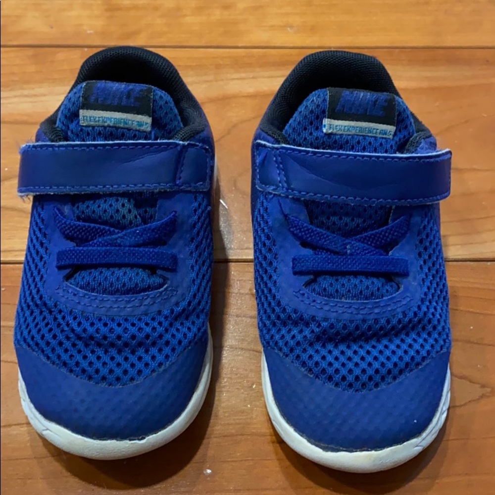 Nike sneakers size 8